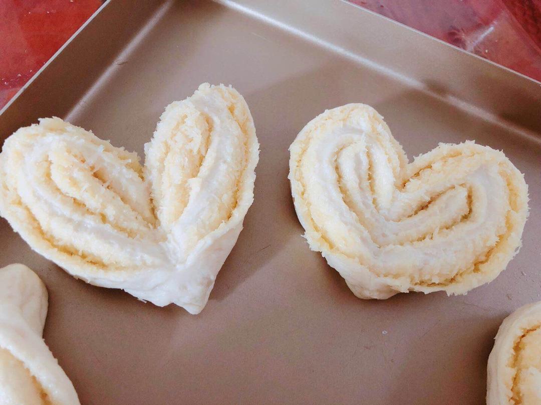 爱心椰蓉面包