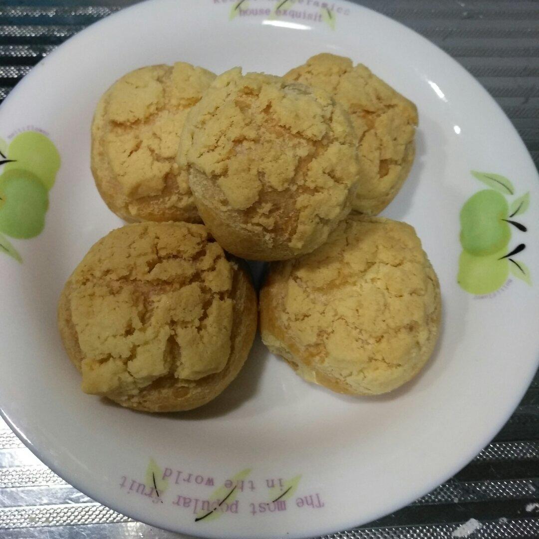 酥皮奶油泡芙--#皮黑森林#