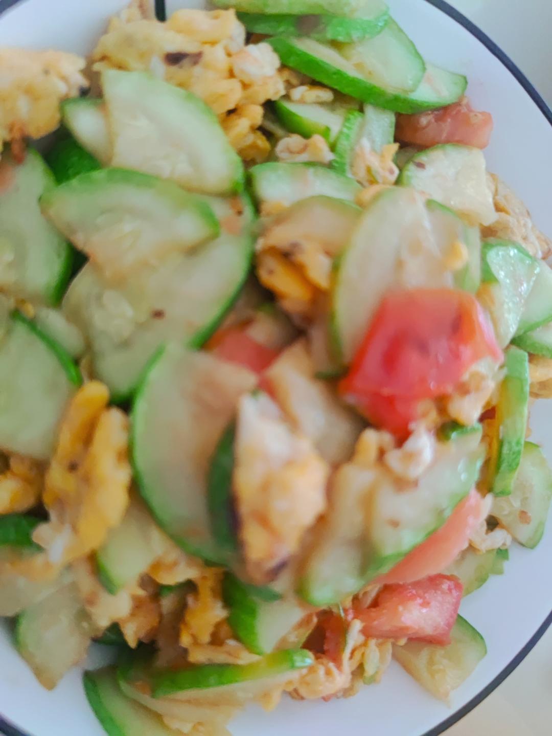 西葫芦炒鸡蛋（下饭菜）