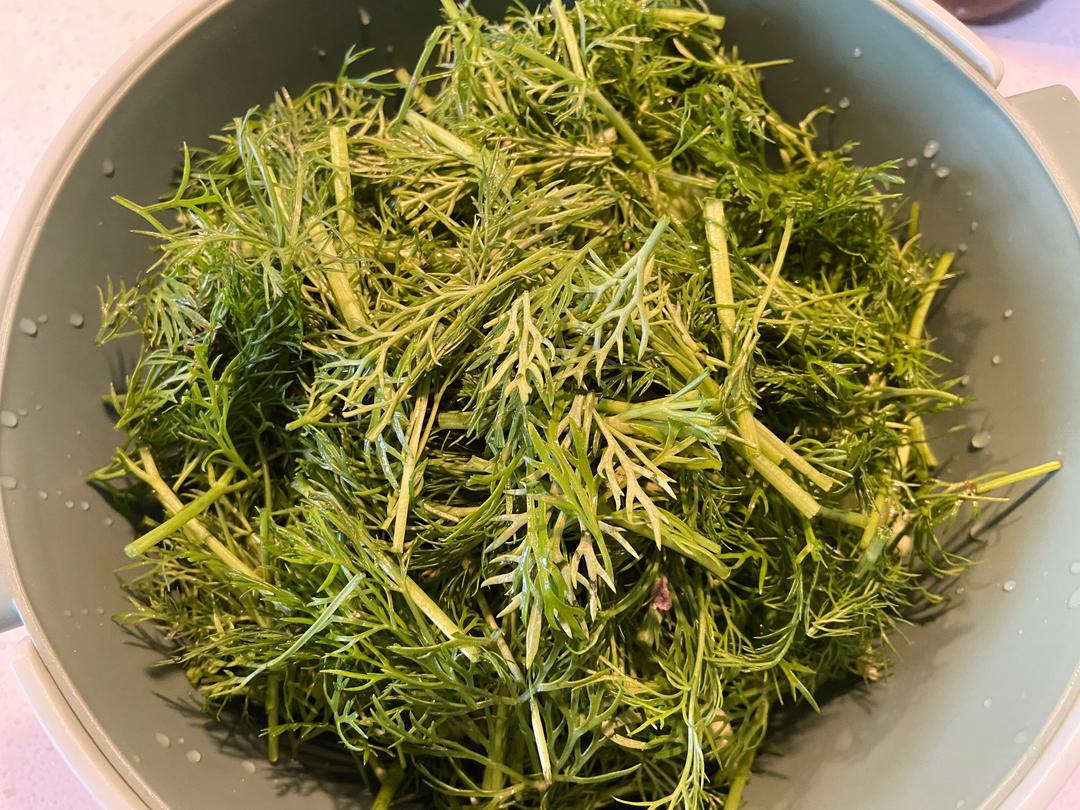 【粉蒸茴香】减肥吃草不一定是沙拉～这道蒸菜能吃出饺子味的做法 步骤2