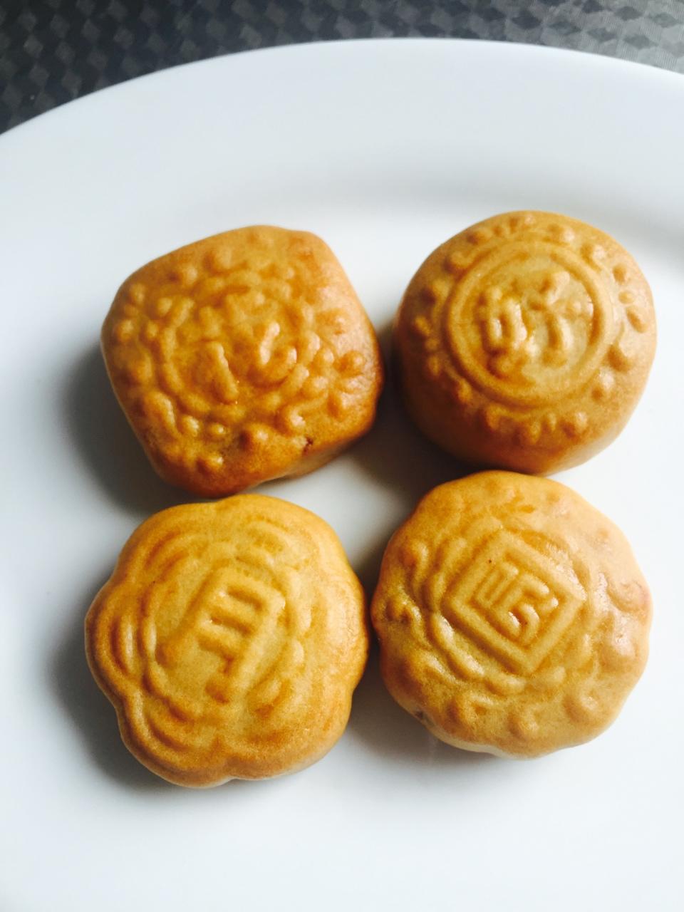 广式月饼——蛋黄莲蓉月饼
