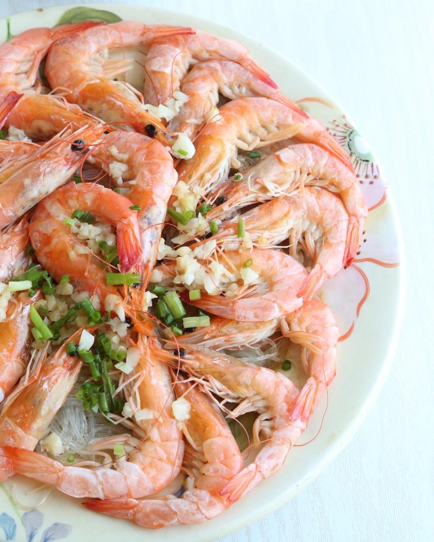 虾最美味的吃法必须是这个——蒜蓉蒸虾（多动图，孔瑶的食谱）