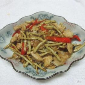 折耳菜炒肉片