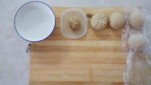 植物油版-佛手酥,苏式月饼,老婆饼,莲花酥,梅花酥(2种简易包酥法)的做法 步骤27