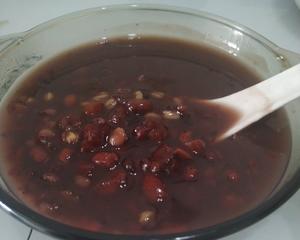 健康养生的红豆黑米粥的做法 步骤3