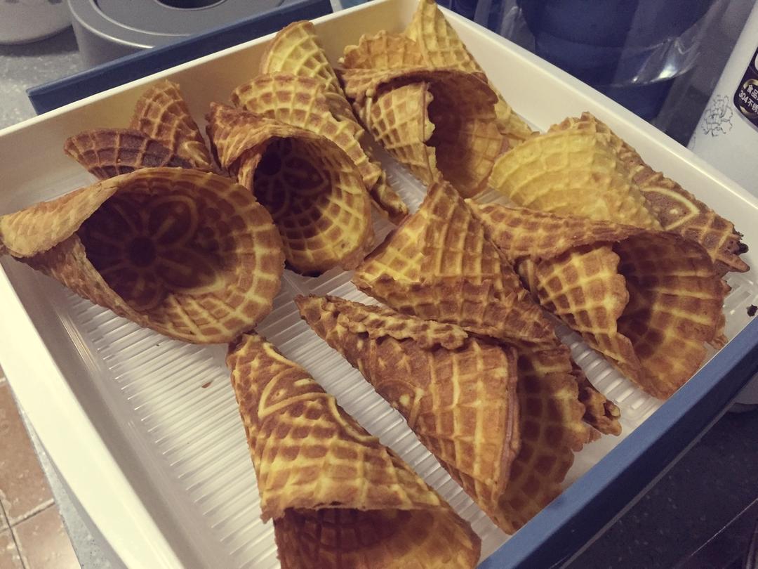 冰激凌蛋卷筒的做法