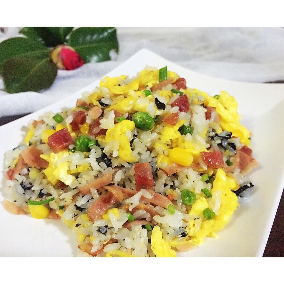 紫菜腊肠炒饭