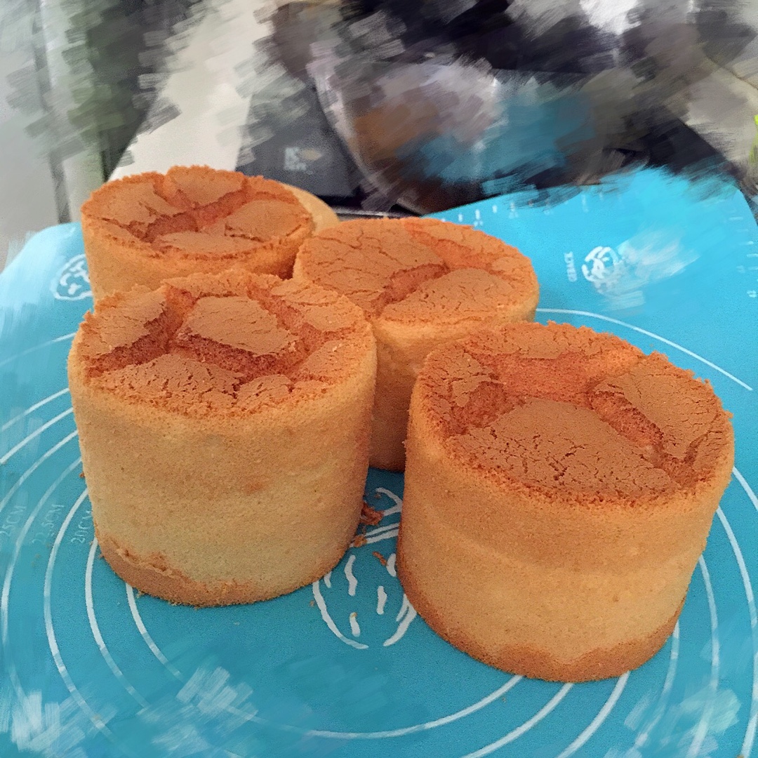 湿润柔软的豆浆戚风（加高四寸）