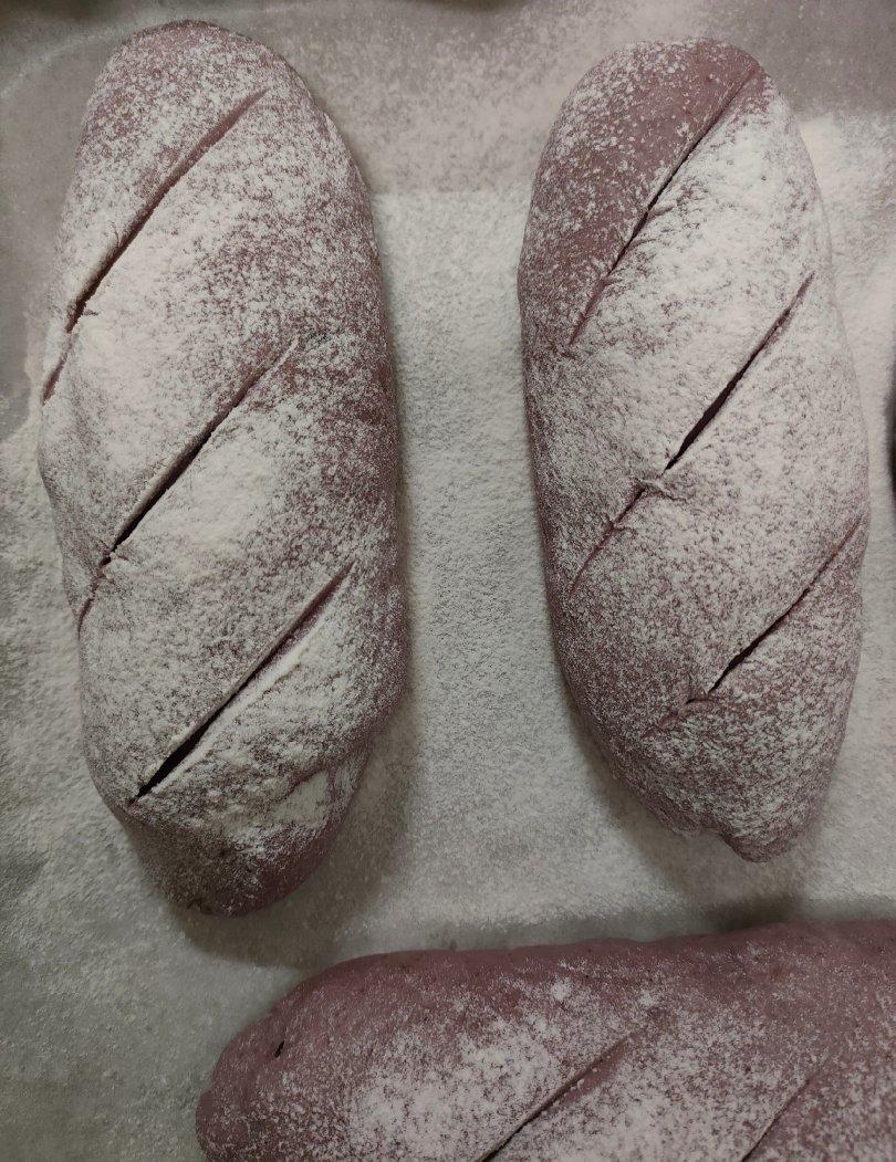 紫薯软欧包（内馅有麻薯，肉松，芋泥，口感超赞）配麻薯做法～