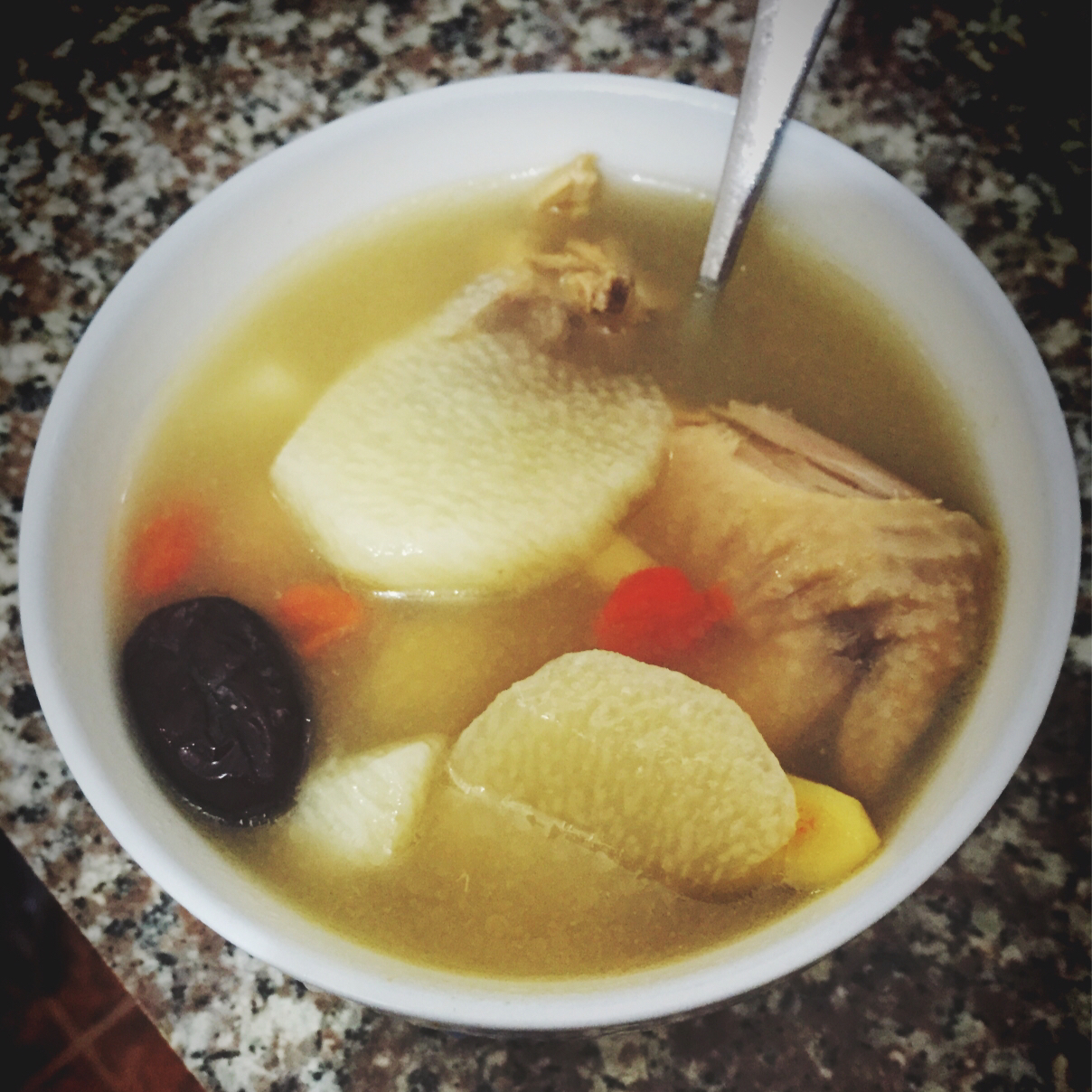 不知的春暖花开丶做的板栗山药炖鸡