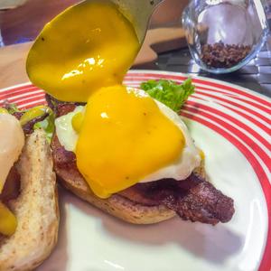 班尼迪克蛋【Egg Benedict】的做法 步骤9