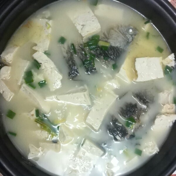 鲫鱼豆腐汤