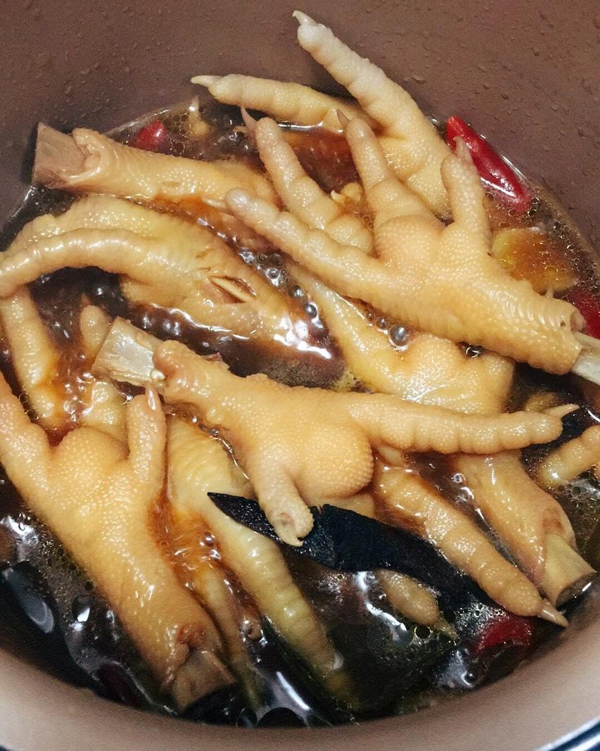电饭锅脱骨红烧鸡爪