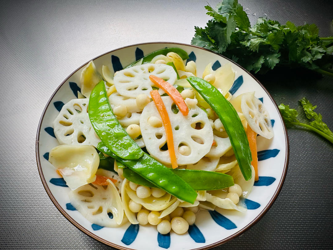 素菜也可以这么美—荷塘小炒