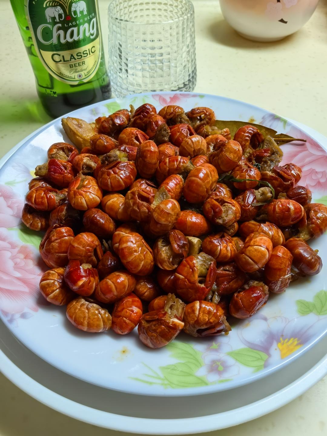 "虾"季来袭🔥准备冰镇啤酒🍺‼️我给你做干煸小龙虾虾尾