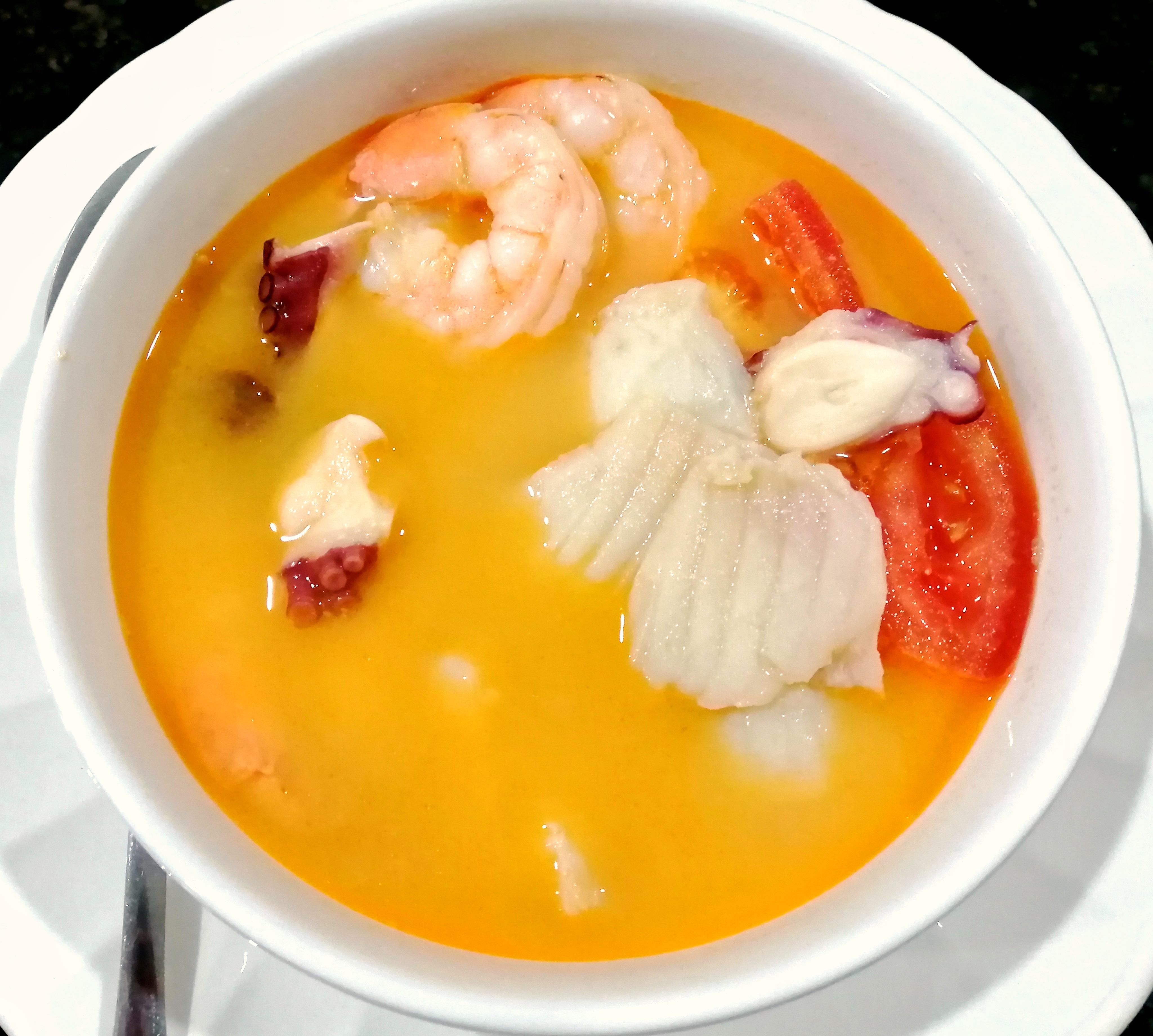 龙虾汤底过桥鲈鱼片：鲜到极致就是甜的做法
