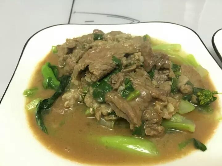嫩牛肉炒菜心