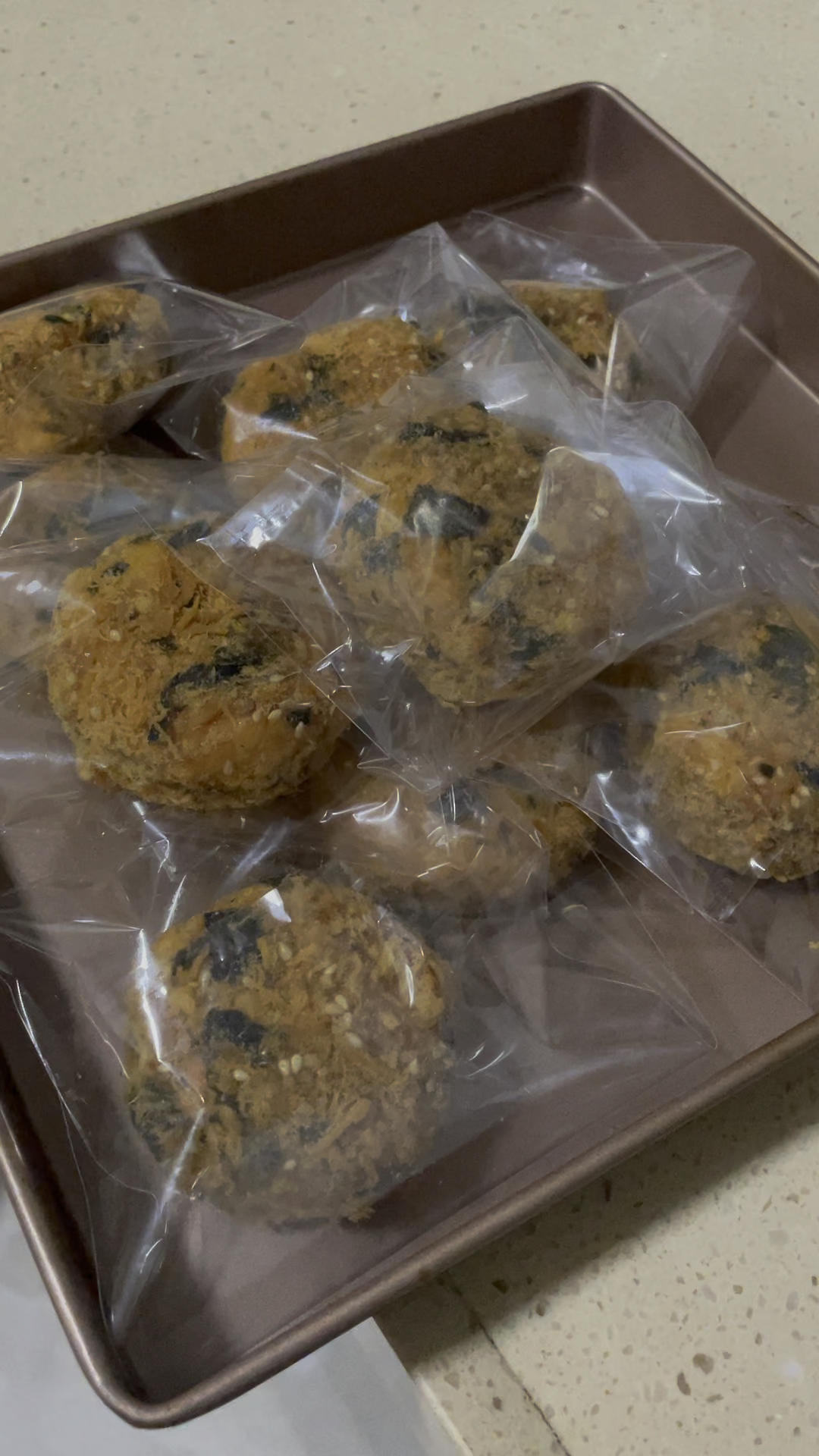 芋泥脑袋的「肉松贝贝」