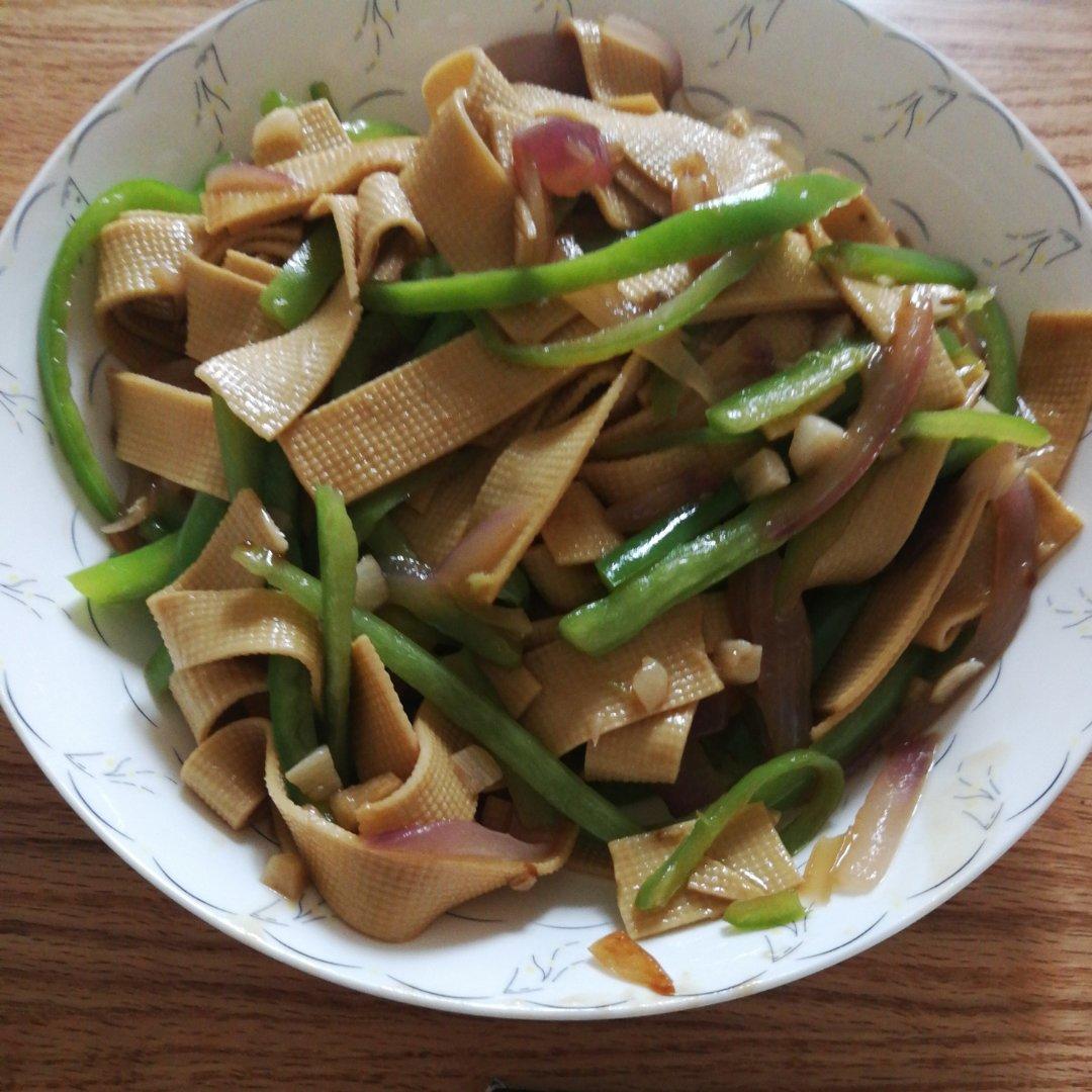 青椒炒豆皮