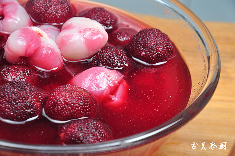 杨梅荔枝饮的做法