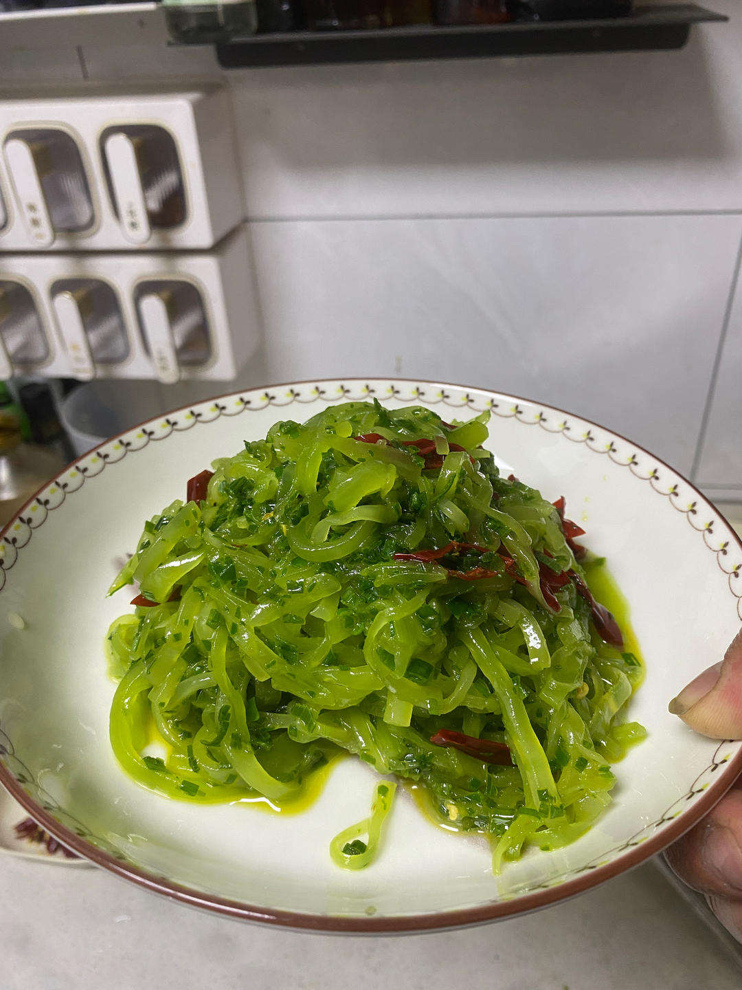 葱油青笋丝/葱油莴笋丝的做法 步骤7