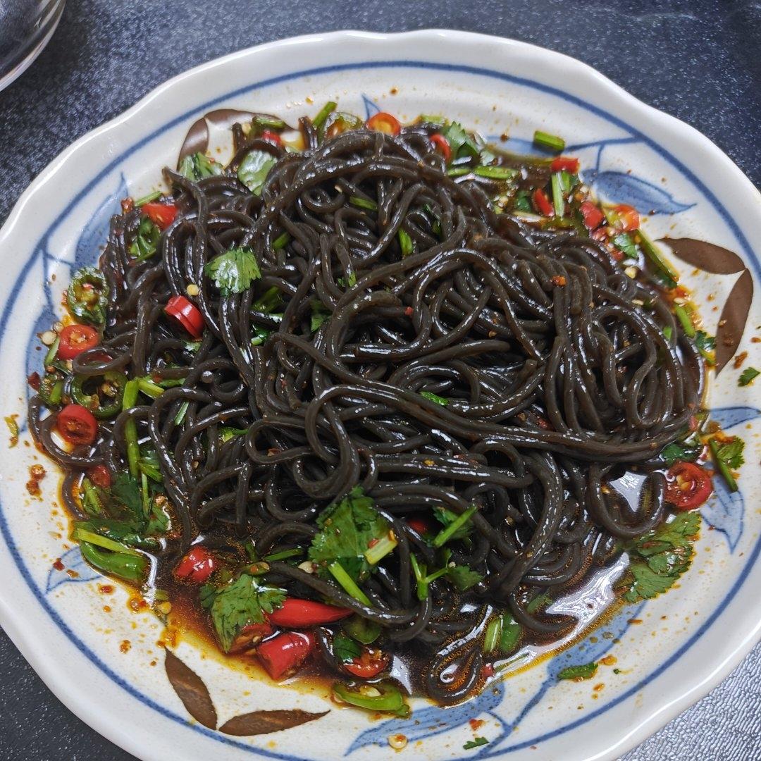 酸辣蕨根粉！