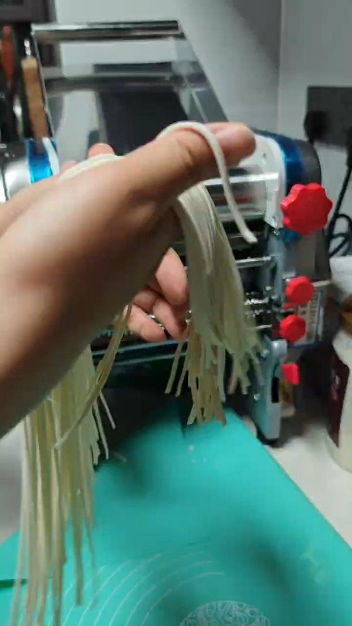 压面机面条(合适的水粉比)