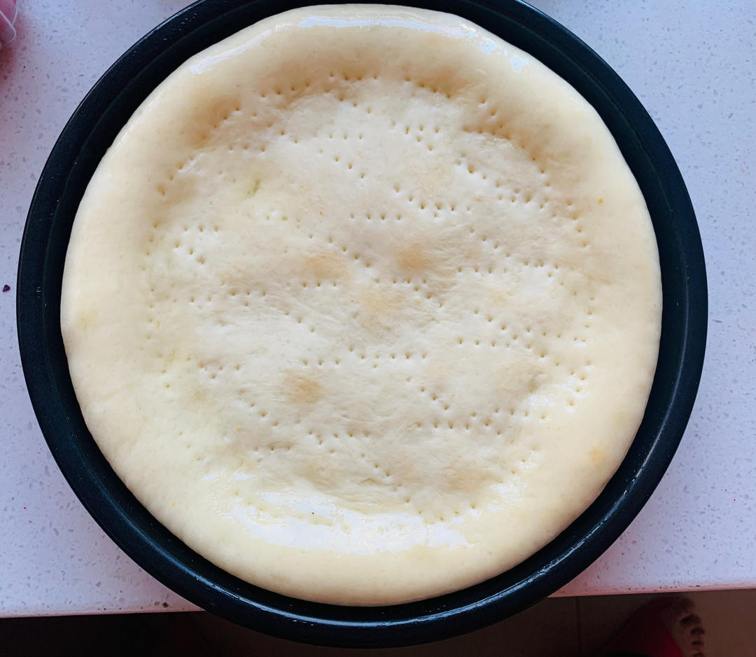 自制披萨饼皮（普通家用面粉版，无黄油可用玉米油代替）