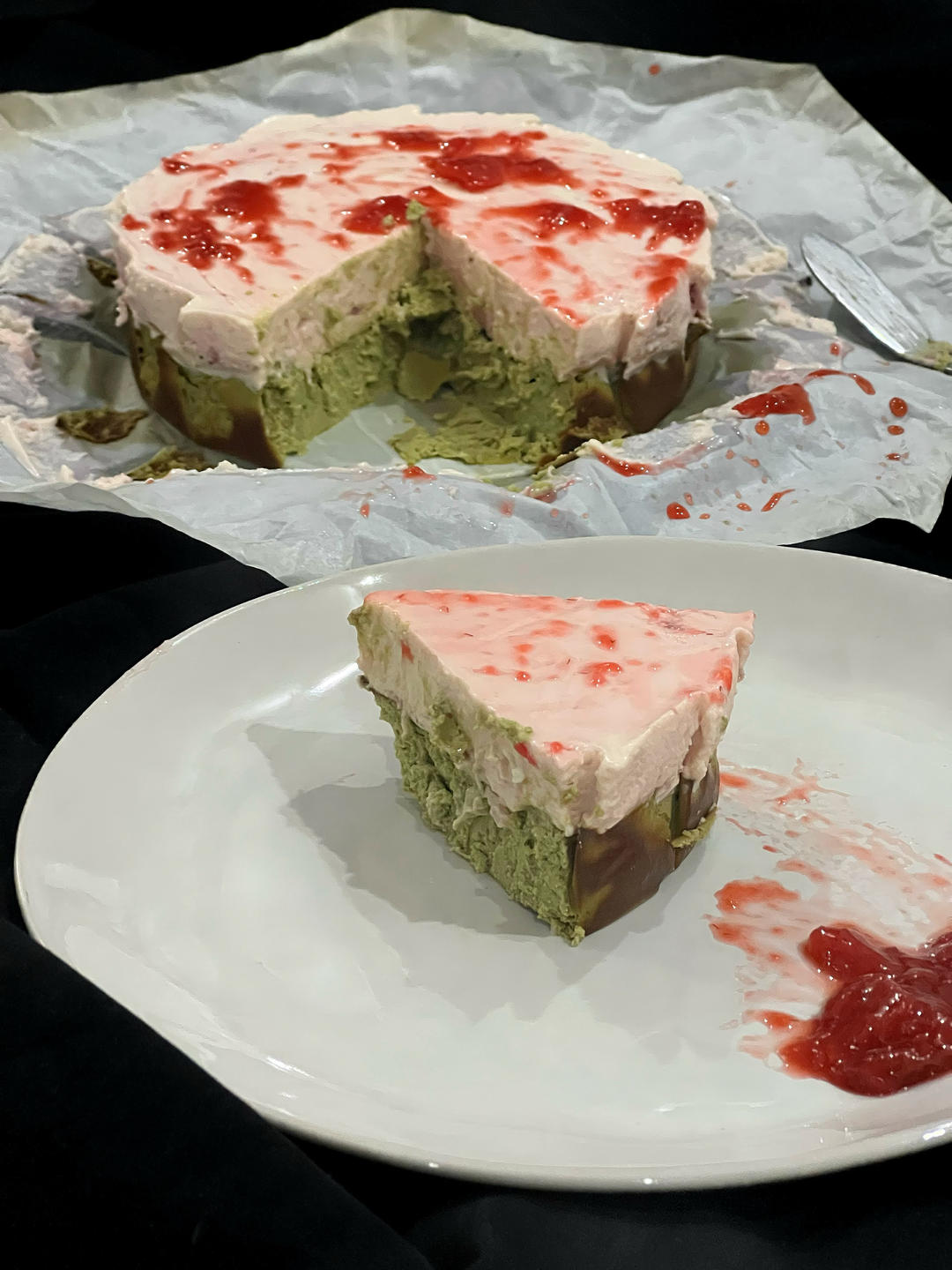 一次享受多重口感‼️抹茶巴斯克草莓🍓慕斯