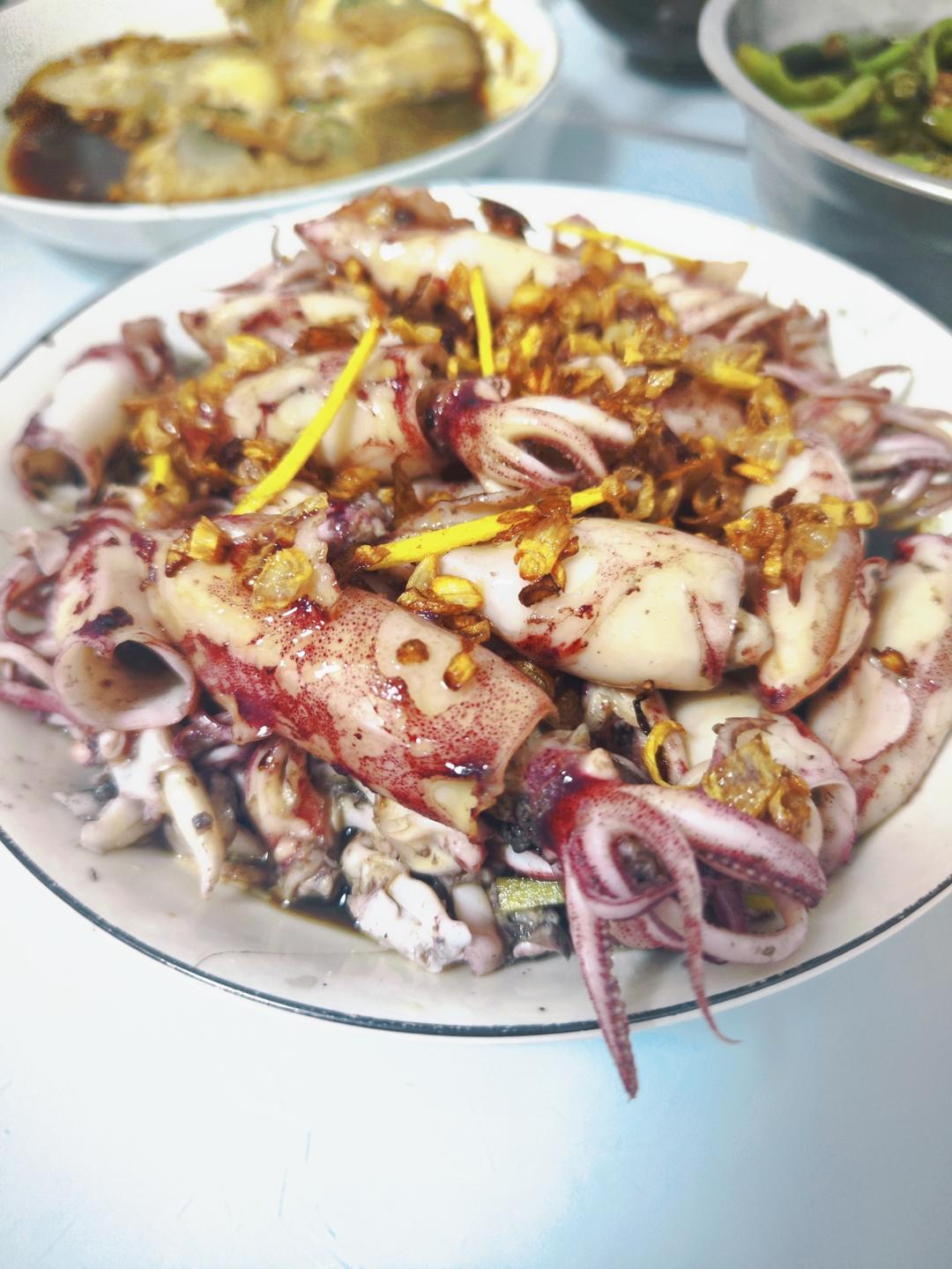 葱油白灼墨鱼鱿鱼