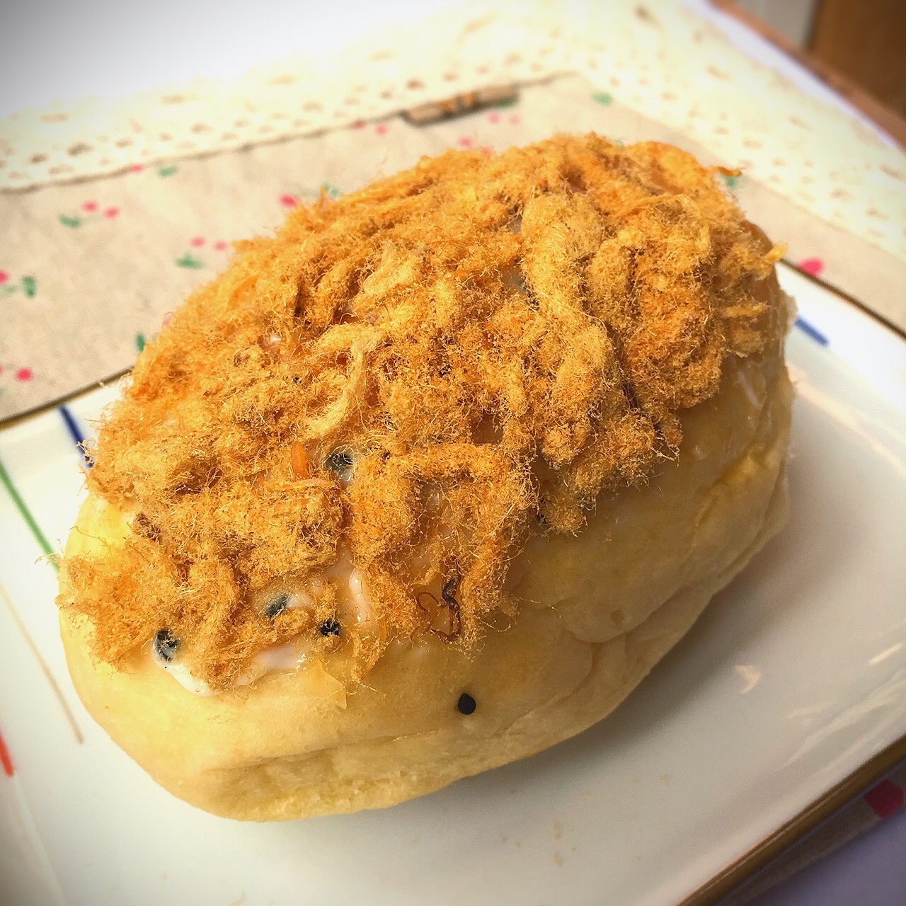 里松外松肉松面包