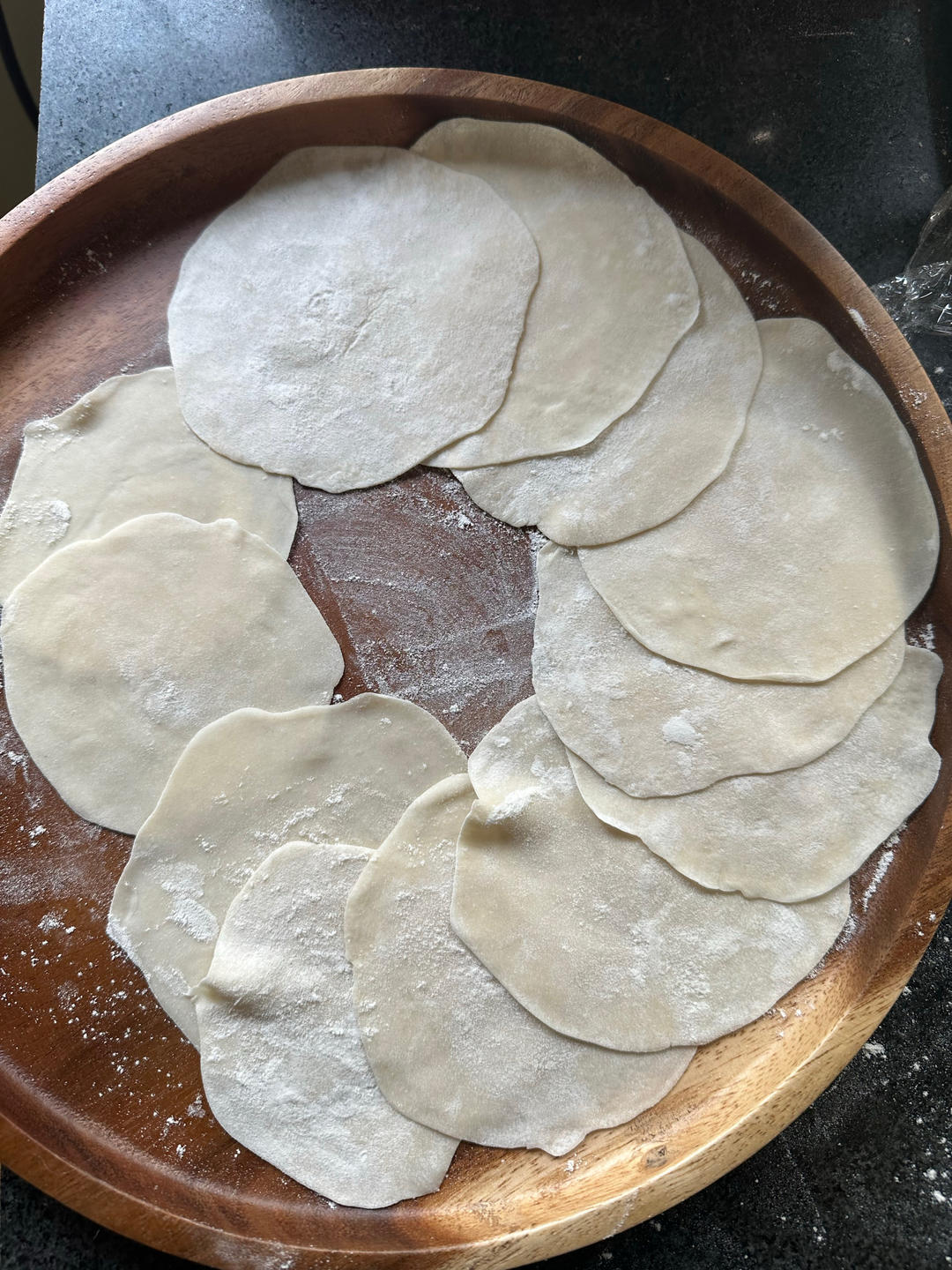 手工揉面三分钟，又韧又薄又好包的饺子皮