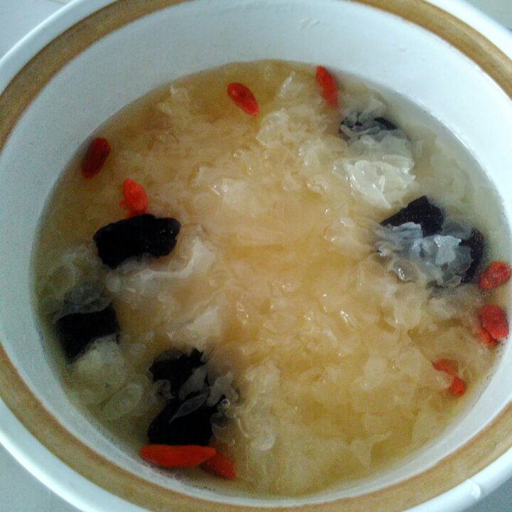 百合红枣银耳汤