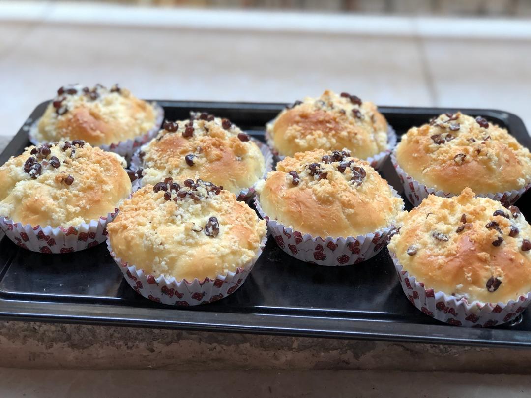 椰蓉蜜豆泡浆面包