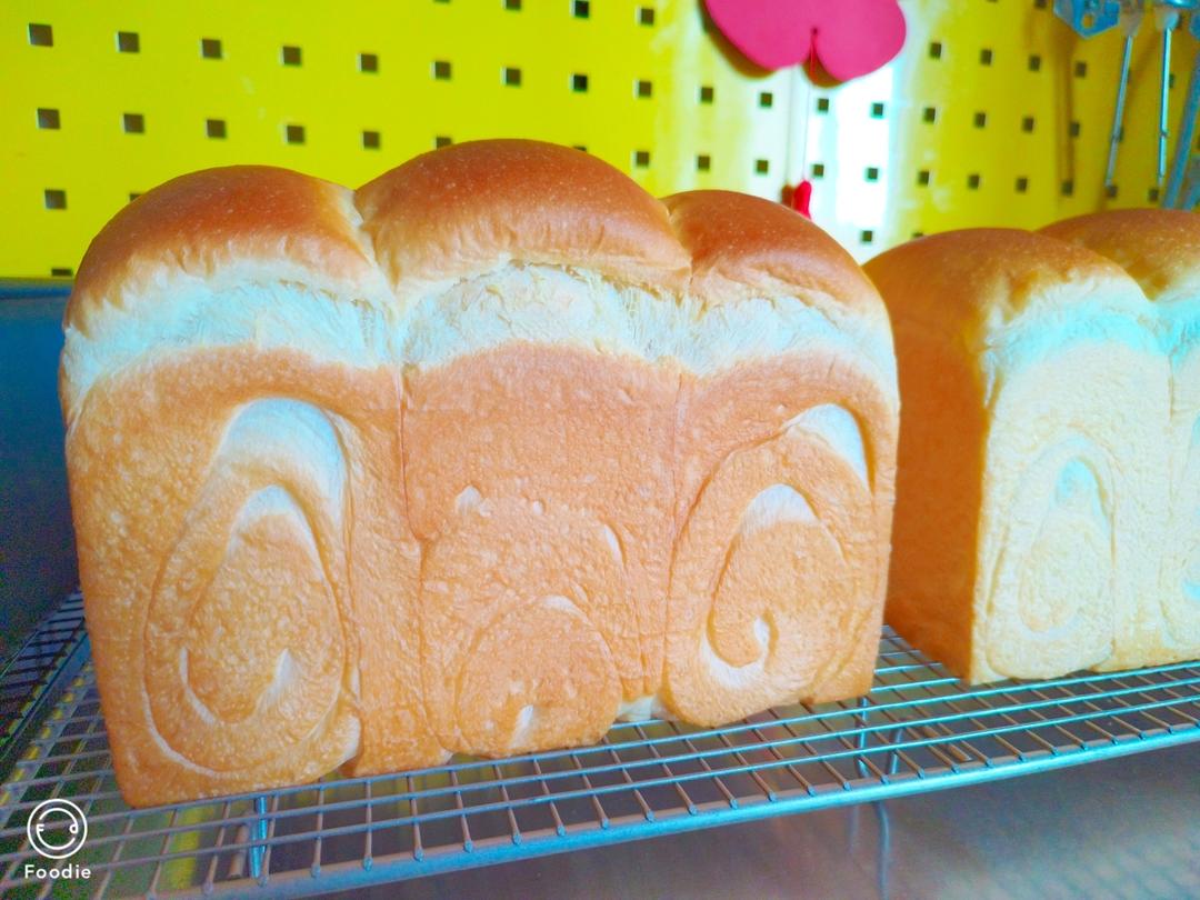 奶油吐司，鲜奶奶油嫩白吐司