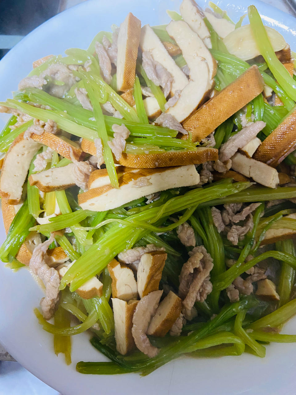 芹菜香干炒肉丝