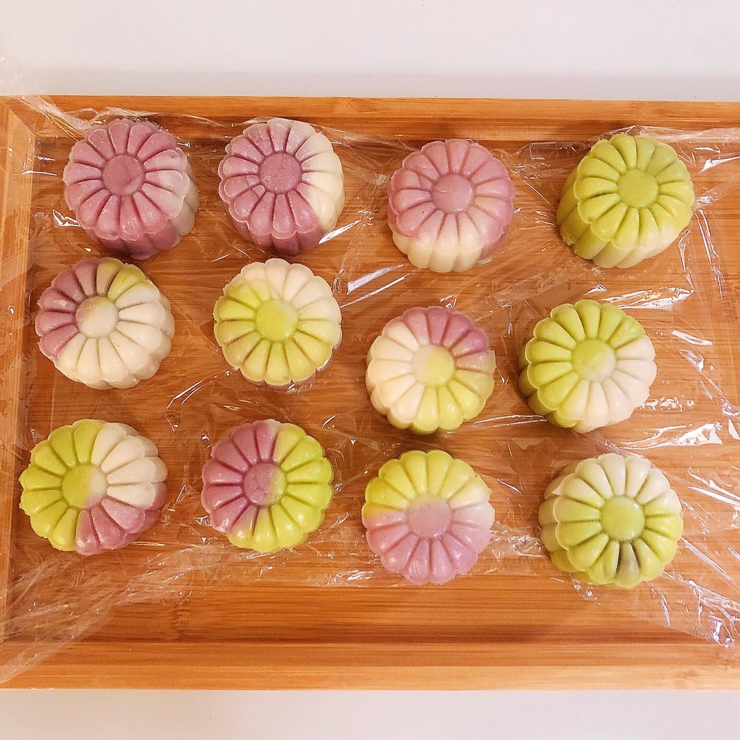 彩色冰皮月饼