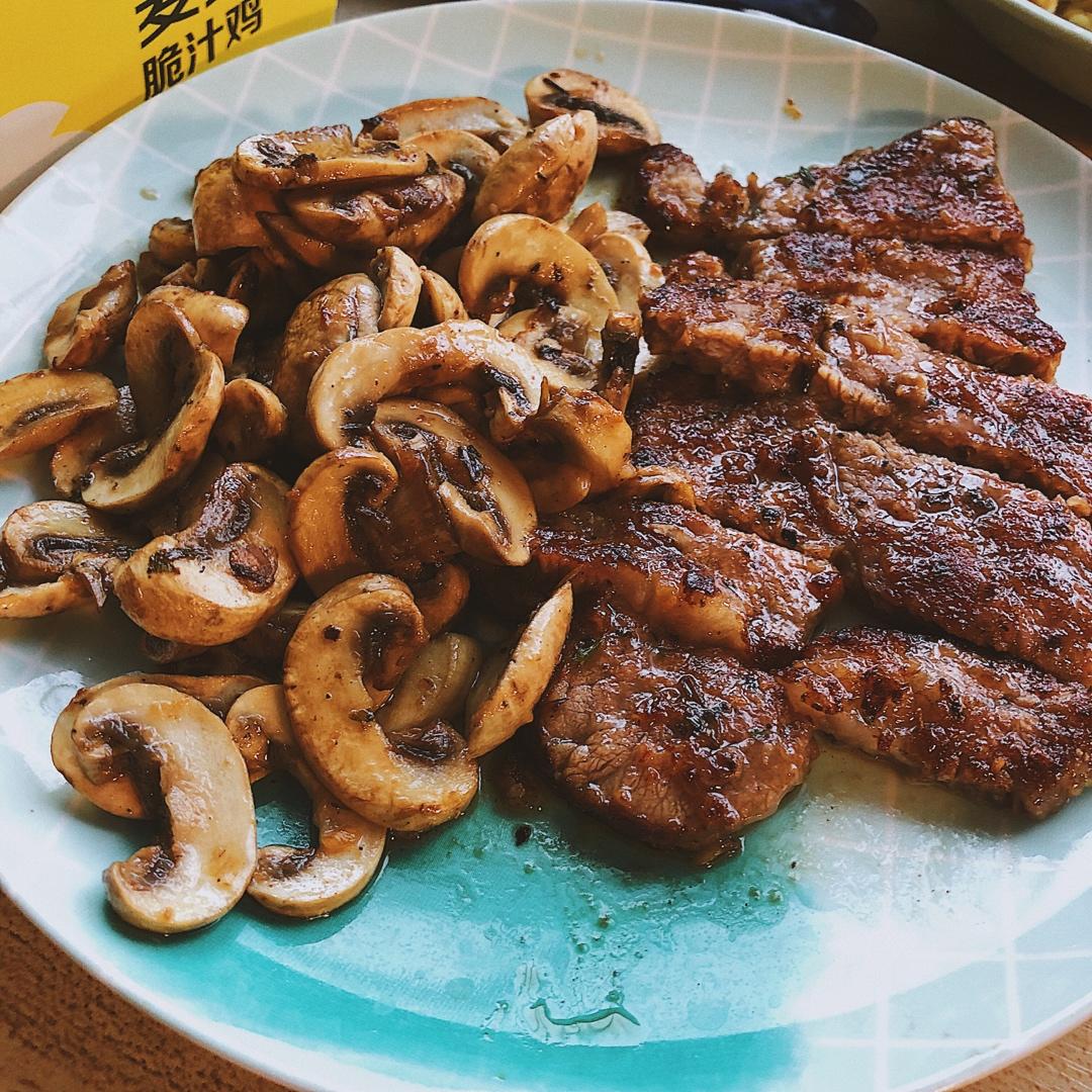 滑嫩鲜香的中式牛排