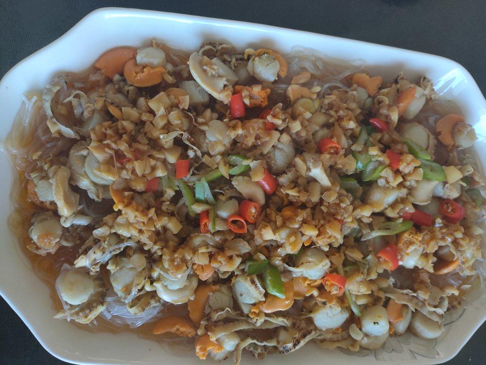 扇贝蒸粉丝家庭版，非常好吃，秒杀所有饭馆