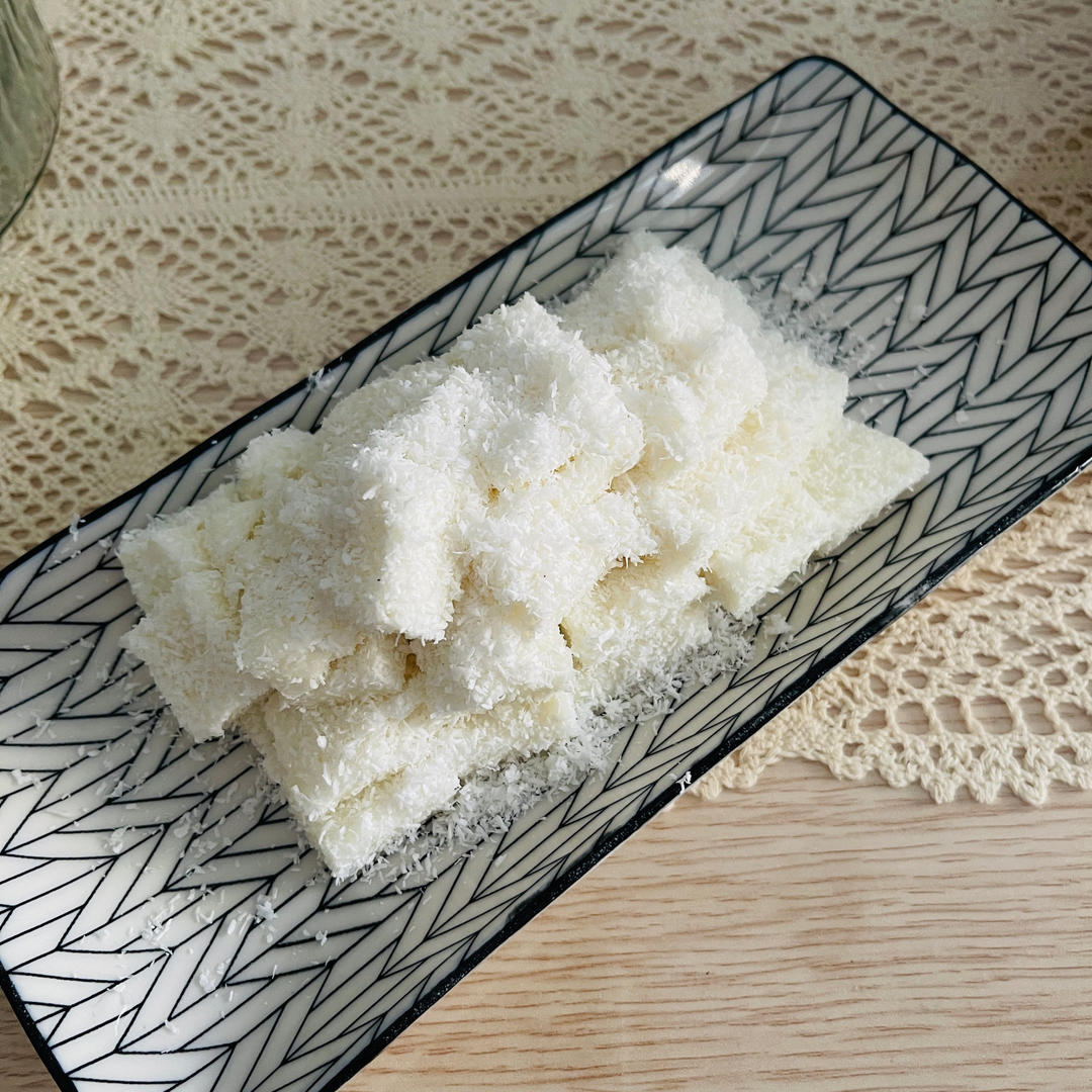 完胜85‘C的牛奶椰蓉小方