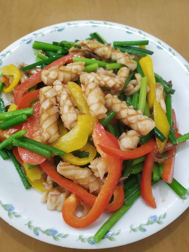 色香味俱全的炒鱿鱼干的做法
