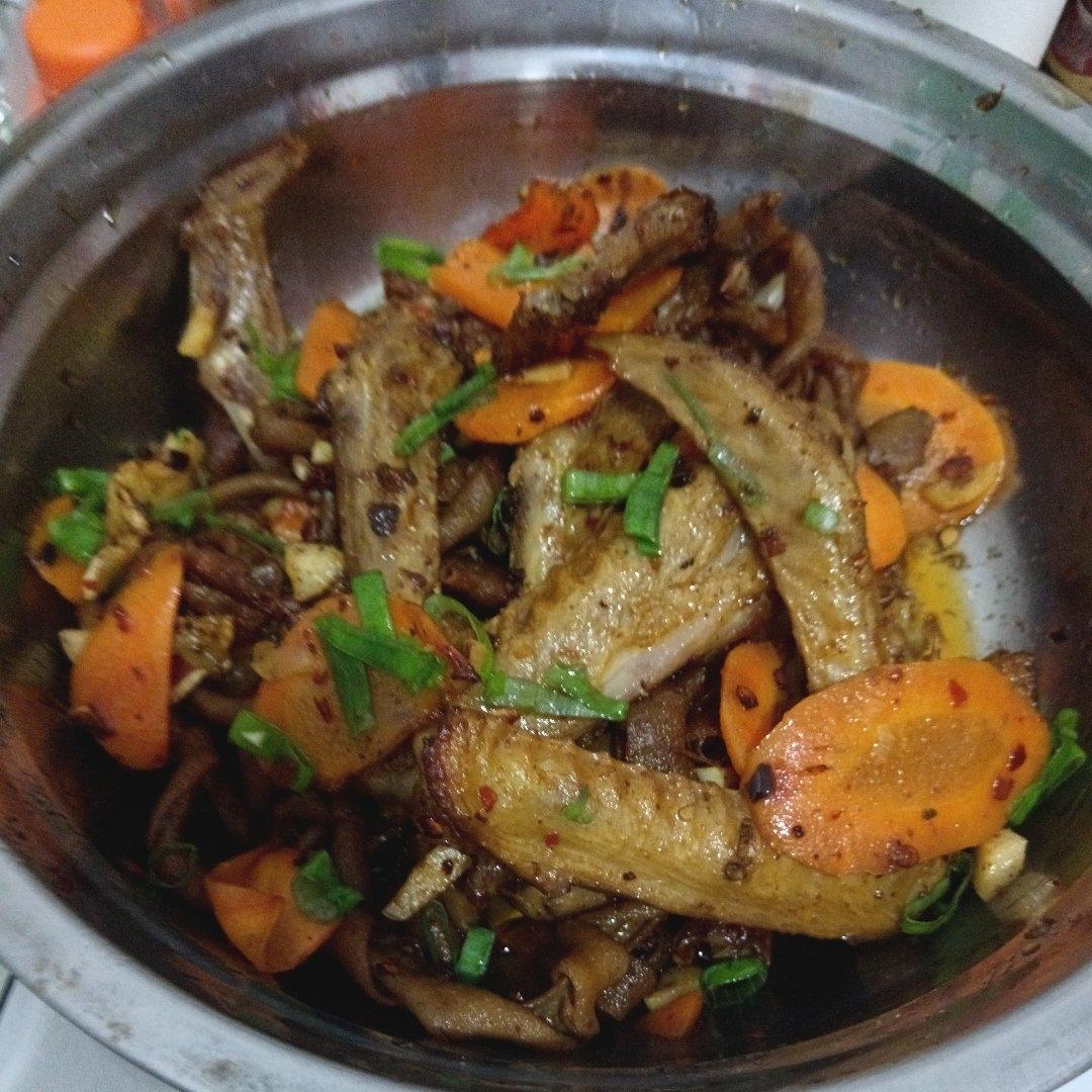 在家也能做干锅鸭翅