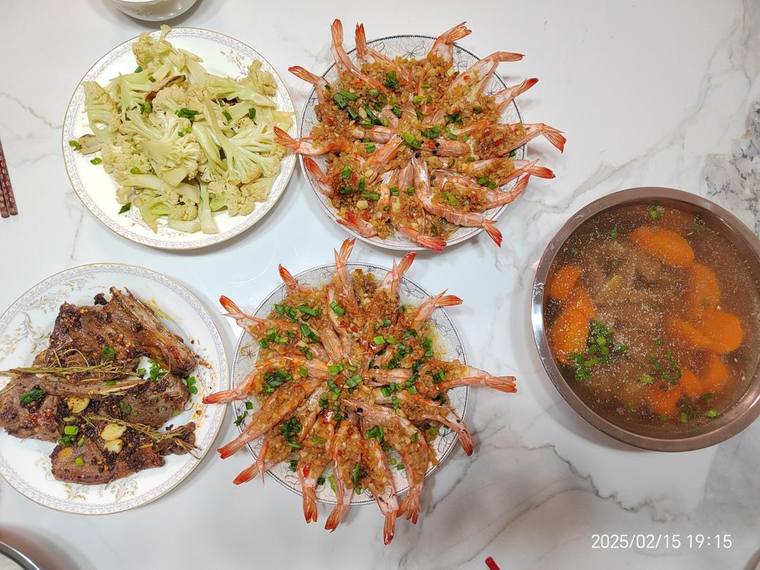 蒜蓉粉丝蒸开边虾——年夜饭，摆盘极好看