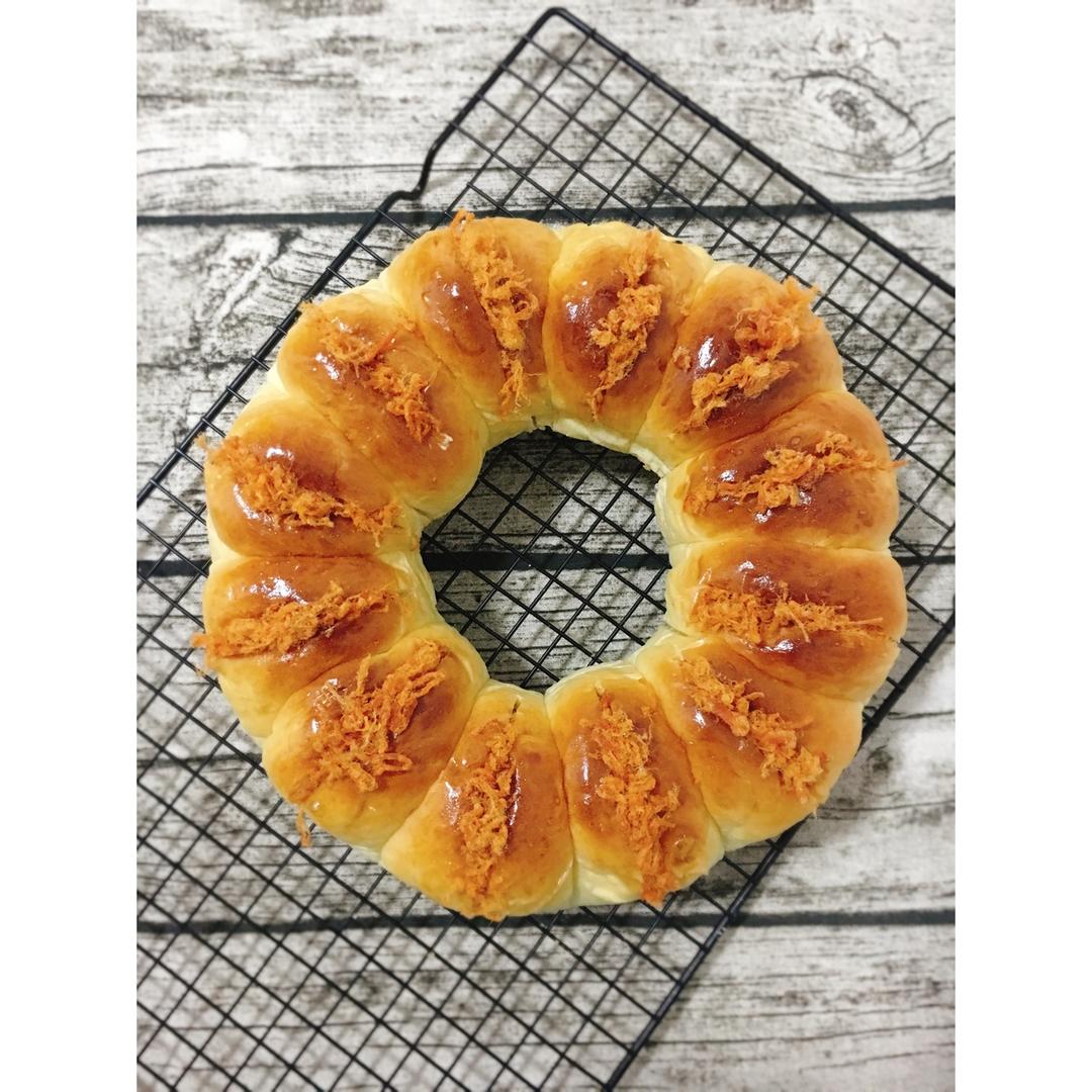 肉松奶酪花环面包