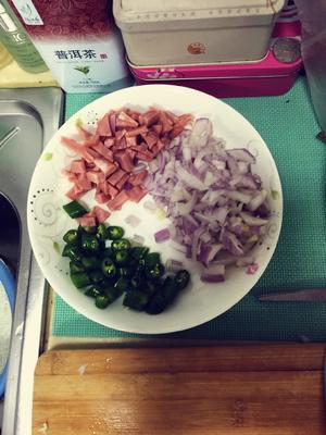洋葱土豆焖饭的做法 步骤3