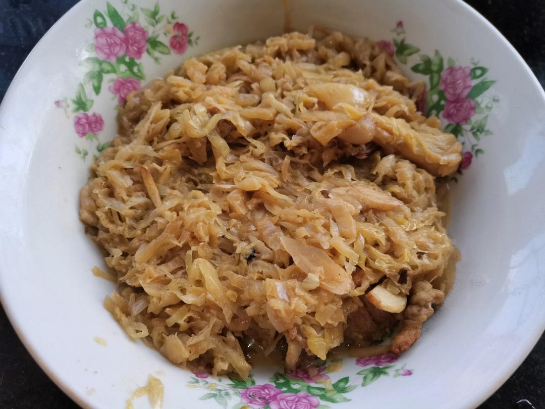 酸菜炖五花肉