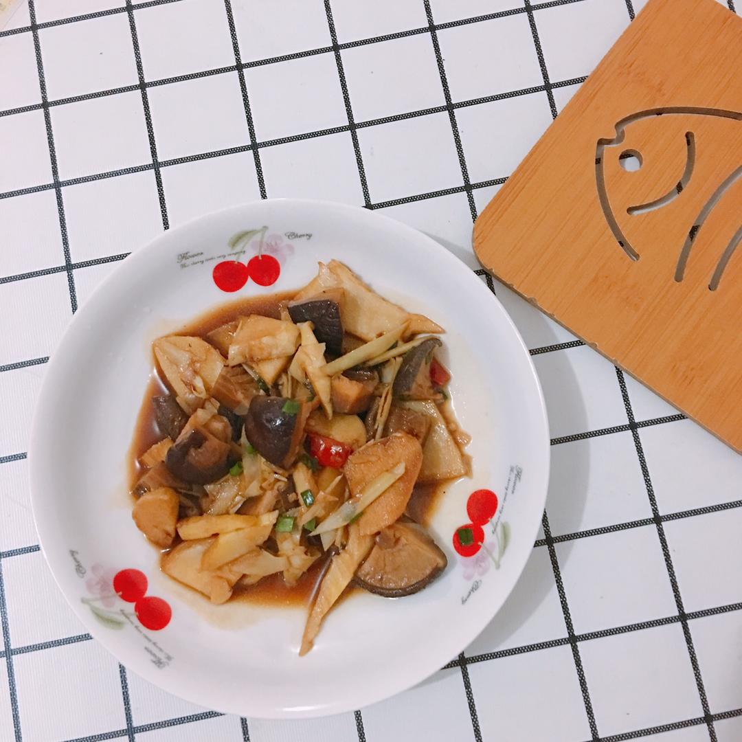 鲜笋香菇