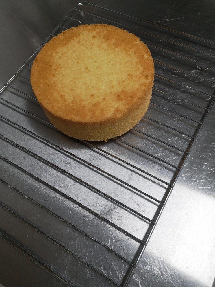 超柔软6寸戚风蛋糕(附8寸配方)零失败 超详细‼️含操作视频