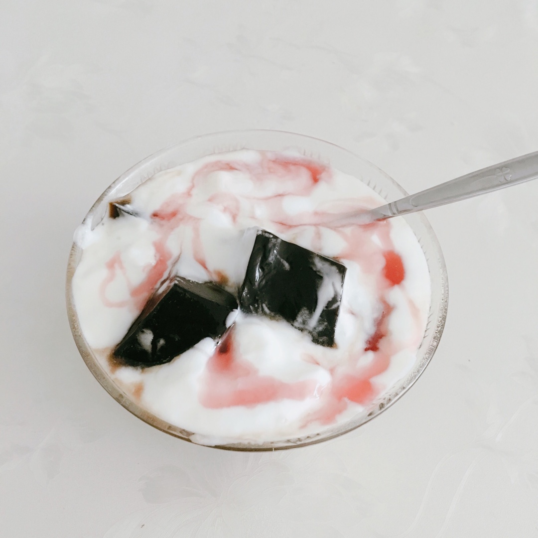 蜜汁龟苓膏
