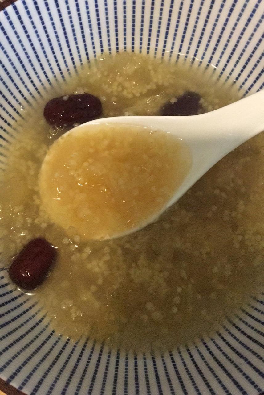 冰糖银耳红枣汤